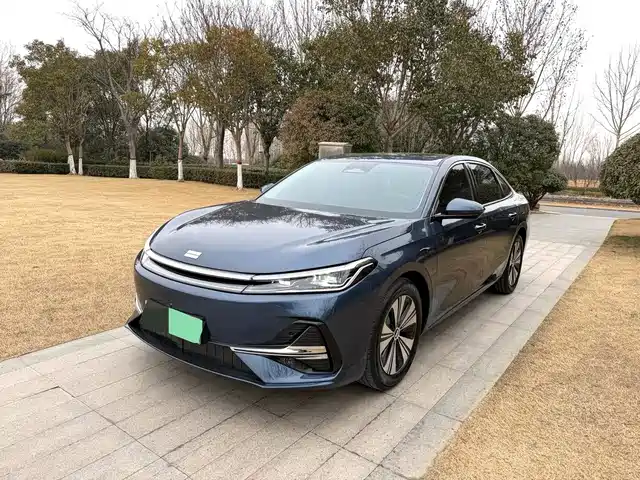 Geely Galaxy Galaxy A7 Galaxy A7 2025 Em-I 150km Discovery+ Edition — фото