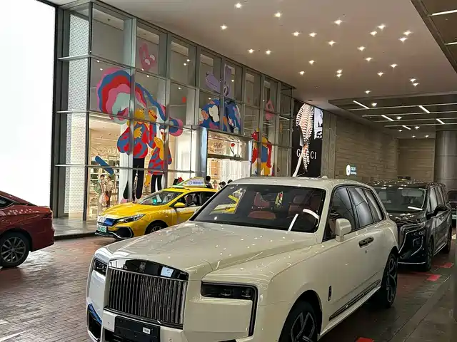 Rolls Royce Cullinan Cullinan 2024 Black Badge