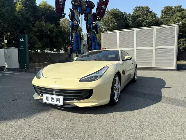 Ferrari Gtc4lusso Gtc4lusso 2017 3.9t V8 — фото