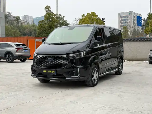 Ford Toureo Tourio 2023 2.0t Automatic Exclusive Edition — фото