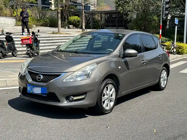 Nissan Tiida Tiida 2011 1.6l Cvt Comfort Model