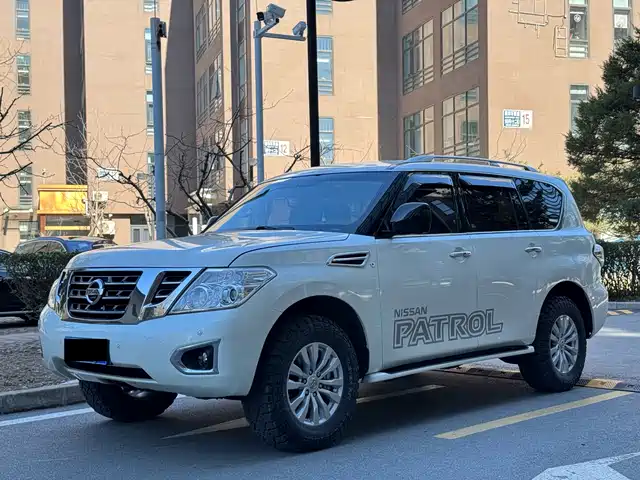 Nissan Patrol Patrol 2018 4.0l Linkedin Model — фото