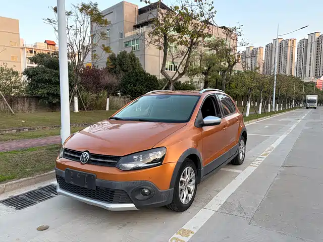 Volkswagen Polo Polo 2016 1.6l Cross Polo Automatic — фото