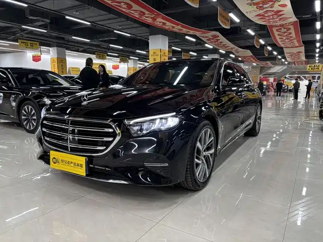 Mercedes-Benz Mercedes-Benz E-Class Mercedes-Benz E-Class 2025 E 300 L Fashion Model — фото
