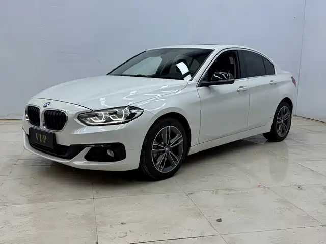 Bmw Bmw 1 Series Bmw 1 Series 2018 118i Sports — фото