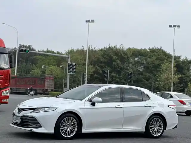 Toyota Camry Camry 2018 2.5g Deluxe Edition