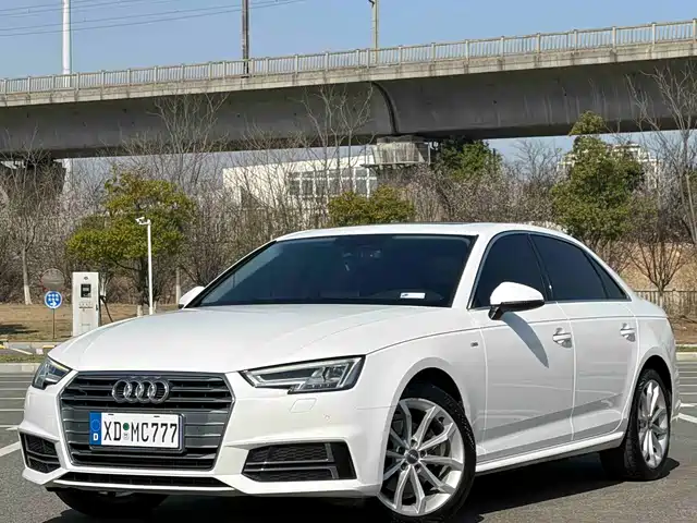 Audi Audi A4l Audi A4l 2018 30th Anniversary Model 40 Tfsi Fashion Model — фото