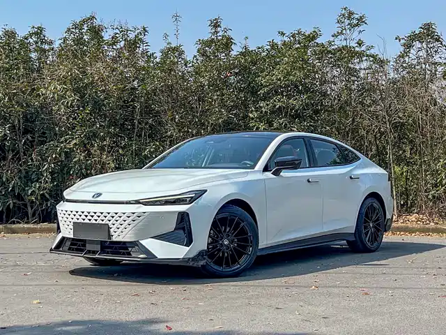 Chang'An Changan Uni-V Changan Uni-V 2024 1.5t Noble Sports Model