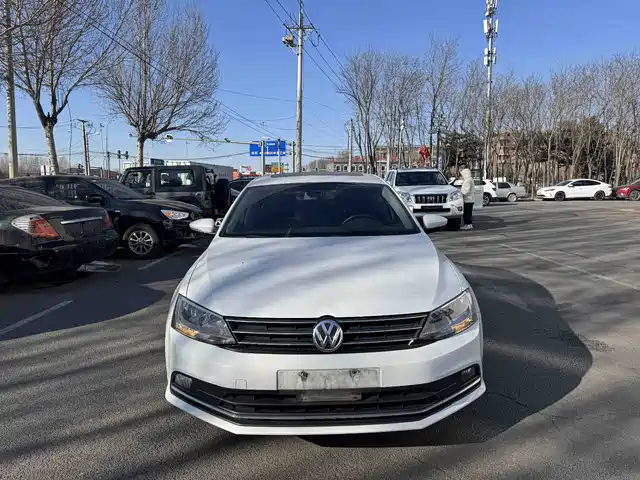 Volkswagen Sagitar Sagitar 2015 1.6l Automatic Comfort Model — фото