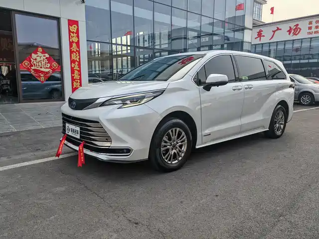 Toyota Sienna Sienna 2023 2.5l Hybrid Comfort Edition