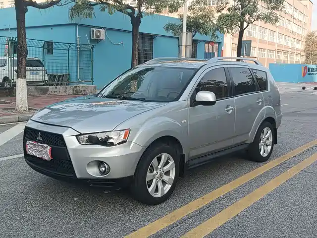 Mitsubishi Outlander (Imported) — фото