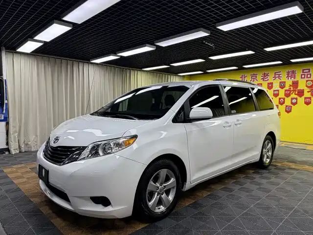 Toyota Sienna Sienna 2015 3.5l 2wd Le — фото