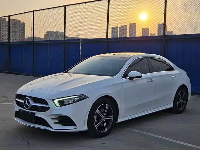 Mercedes-Benz Mercedes Benz A Class Mercedes-Benz A-Class 2022 Model 2 A 200 L Sports Sedan Fashionable — фото