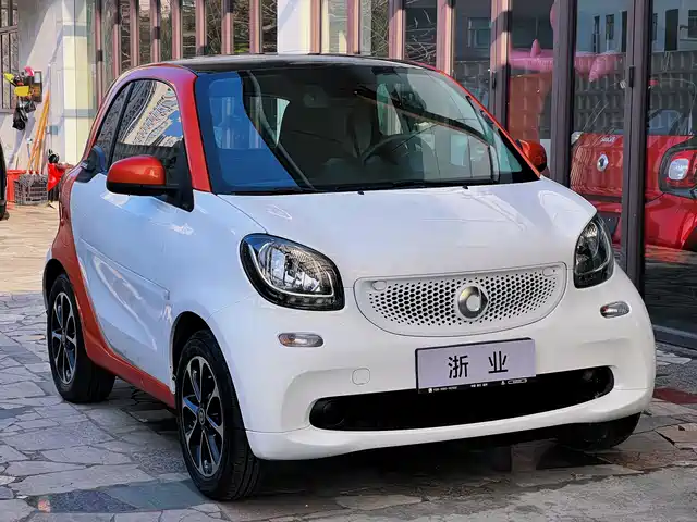 Smart Smart Fortwo Smart Fortwo 2015 1.0l 52kw Hardtop Passion Version — фото