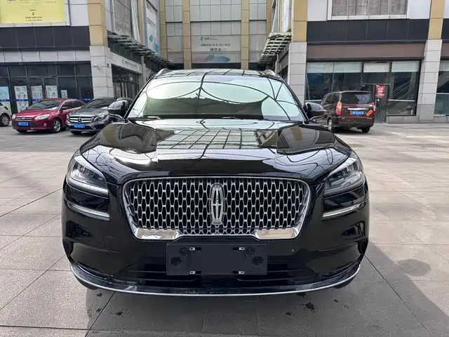 Lincoln Adventurer Adventurer 2022 2.0t Two-Wheel Drive Exclusive Edition — фото