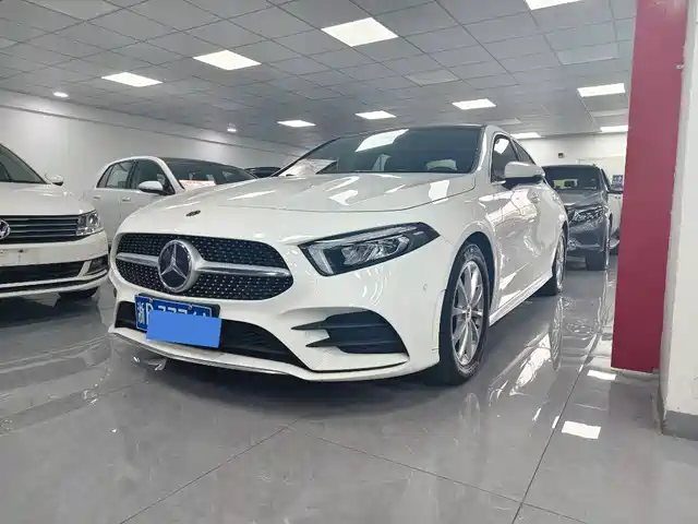 Mercedes-Benz Mercedes Benz A Class Mercedes-Benz A-Class 2020 A 200 L Sports Sedan