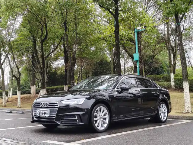 Audi Audi A4l Audi A4l 2018 30th Anniversary Model 40 Tfsi Fashion Model — фото