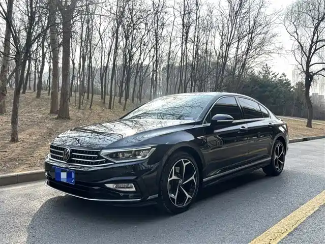 Volkswagen Magotan Magotan 2023 2 Million Commemorative Edition 330tsi Dsg Luxury Model — фото