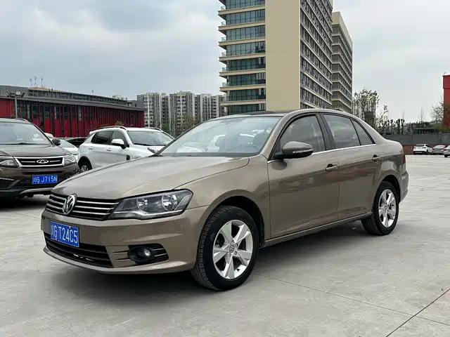 Volkswagen Bora Bora 2015 Premium Edition 1.6l Automatic Comfort Type — фото