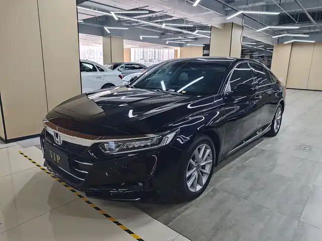 Honda Accord Accord 2022 260turbo Deluxe Edition — фото