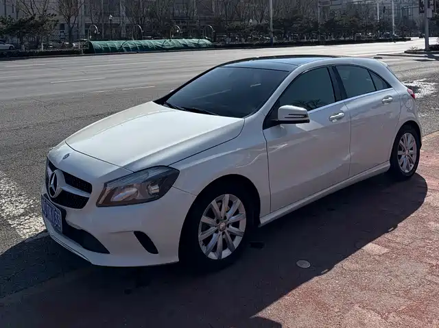 Mercedes-Benz Mercedes-Benz A-Class (Imported) Mercedes-Benz A-Class Import 2017 A 180