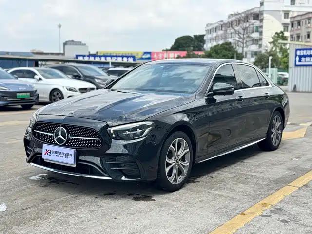 Mercedes-Benz Mercedes-Benz E-Class Mercedes-Benz E-Class 2021 E 300 L Fashion Model — фото