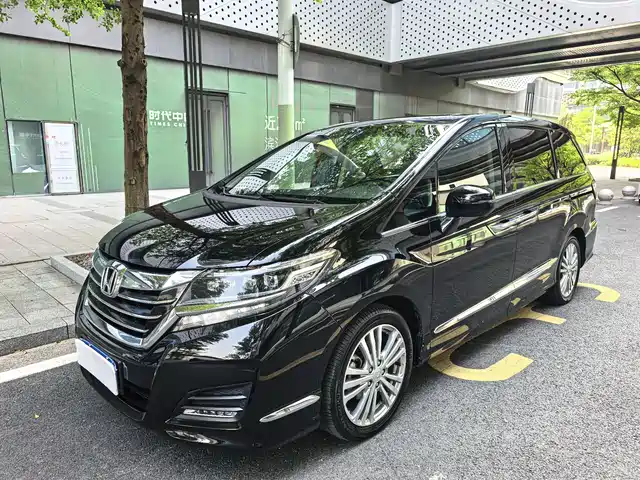 Honda Alison Alison 2016 2.4l Deluxe Edition — фото