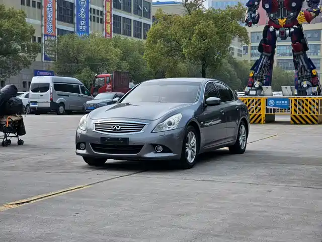 Infiniti Infiniti G Series Infiniti G Series 2010 G25 Sedan Luxury Sports Edition