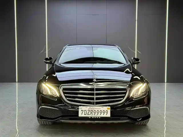 Mercedes-Benz Mercedes-Benz E-Class Mercedes-Benz E-Class 2016 E 300 L Luxury Model — фото