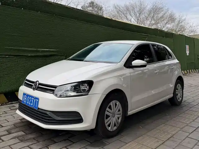 Volkswagen Polo Polo 2016 1.4l Manual Fashion Model — фото