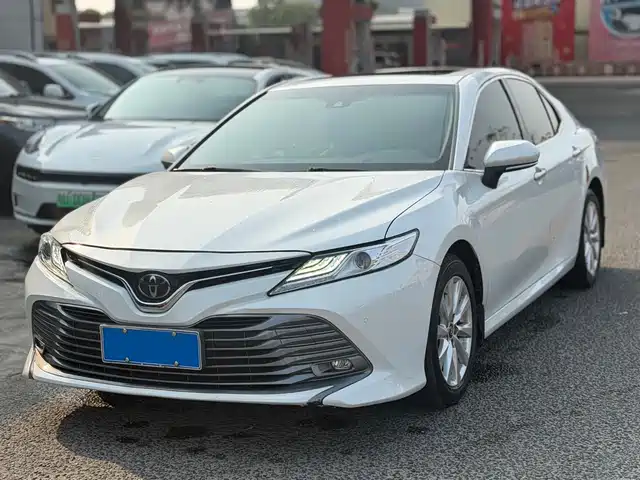 Toyota Camry Camry 2019 Facelift 2.0g Deluxe Edition — фото