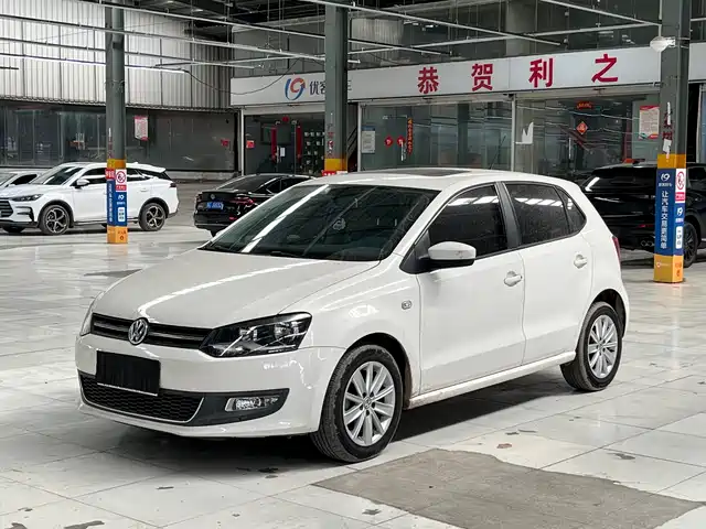 Volkswagen Polo Polo 2013 1.6l Automatic Luxury Version — фото