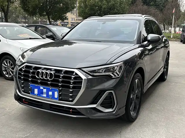 Audi Audi Q3 Audi Q3 2022 35 Tfsi Fashionable And Dynamic — фото