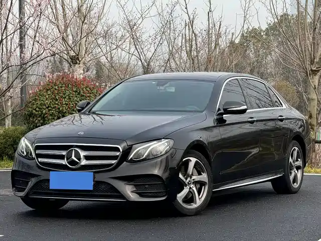 Mercedes-Benz Mercedes-Benz E-Class Mercedes-Benz E-Class 2019 Facelift E 300 L Sporty And Stylish — фото