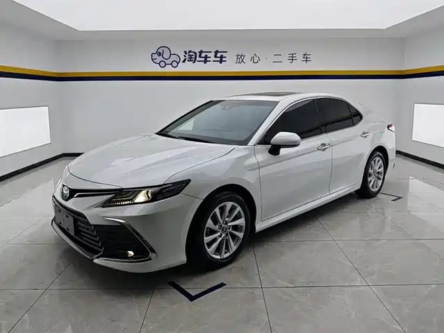 Toyota Camry Camry 2021 2.0g Deluxe Edition — фото