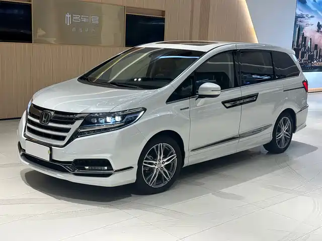 Honda Alison Alison 2019 2.0l Hybrid Deluxe Edition — фото