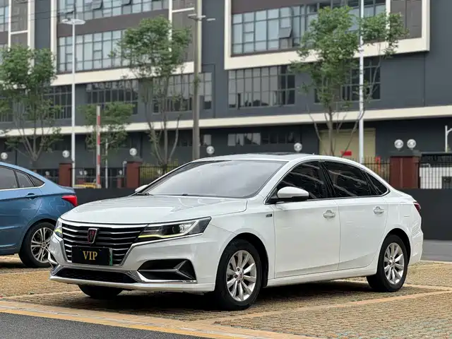 Roewe Roewe I6 New Energy Roewe I6 New Energy 2017 45t Hybrid Internet Smart Edition — фото