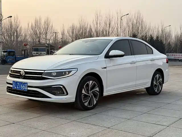 Volkswagen Bora Bora 2023 280tsi Dsg Premium Edition — фото