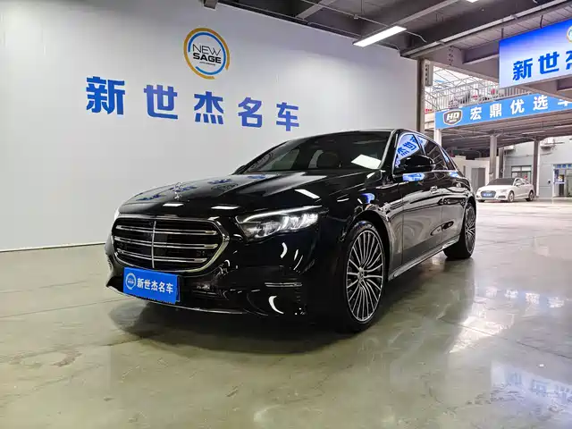 Mercedes-Benz Mercedes-Benz E-Class Mercedes-Benz E-Class 2024 E 300 L Fashion Model — фото