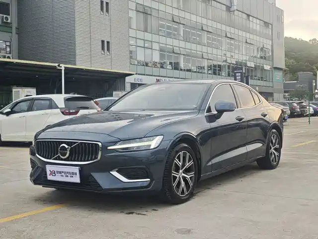 Volvo Volvo S60 Volvo S60 2023 B4 Zhiyi Luxury Edition — фото