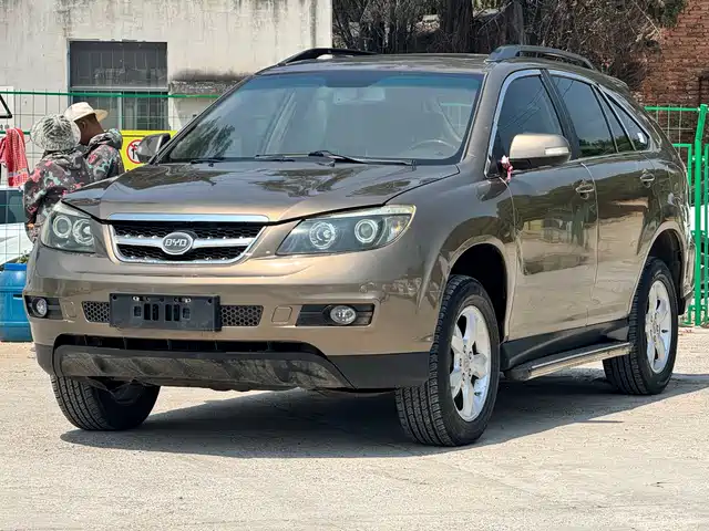 Byd Byd S6 Byd S6 2012 2.0l Manual Luxury Model — фото