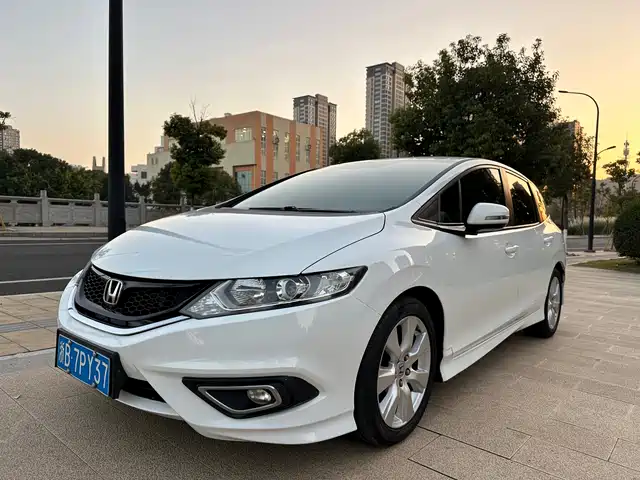 Honda Jed Jade 2013 1.8l Automatic Comfort Version 5 Seats