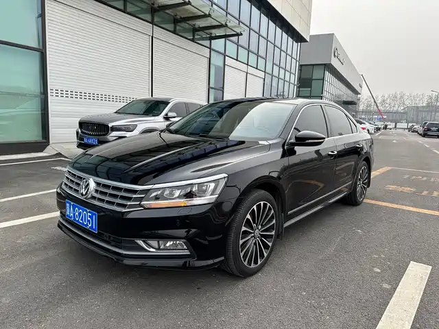 Volkswagen Passat Passat 2017 380tsi Dsg Royal Edition — фото