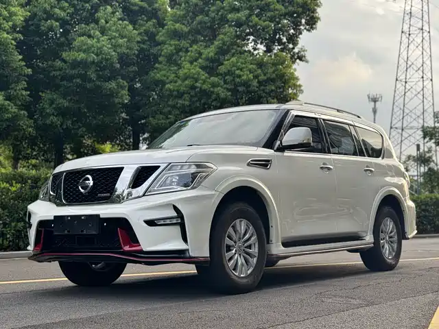 Nissan Patrol Patrol 2018 4.0l Linkedin Model — фото