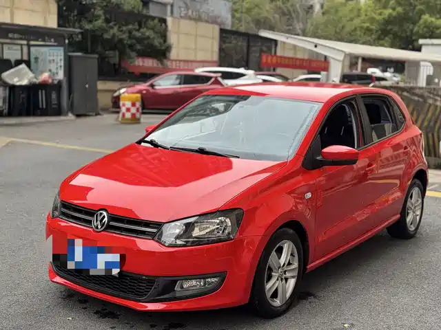 Volkswagen Polo Polo 2013 1.6l Automatic Comfort Version — фото