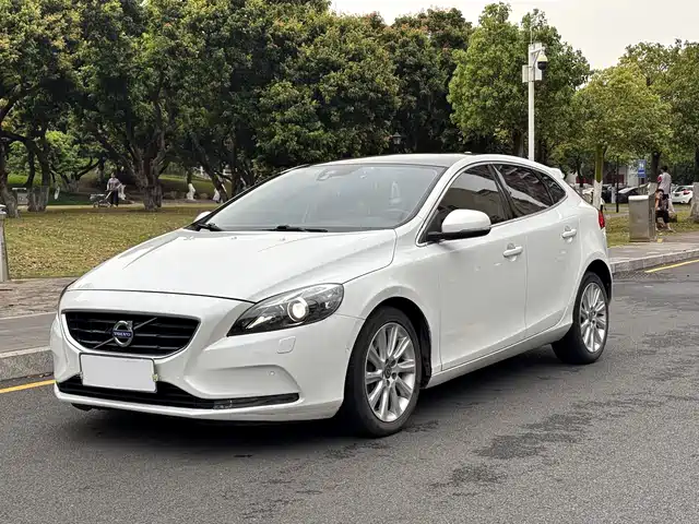 Volvo Volvo V40 Volvo V40 2016 T4 Zhiya Edition