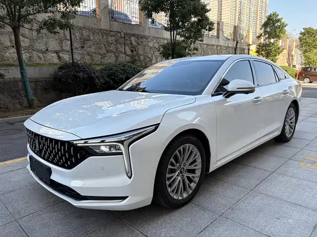 Galloping Pentium B70 Pentium B70 2023 Third Generation 1.5t Automatic Enjoyment Type 70th Anniversary Commemorative Edition