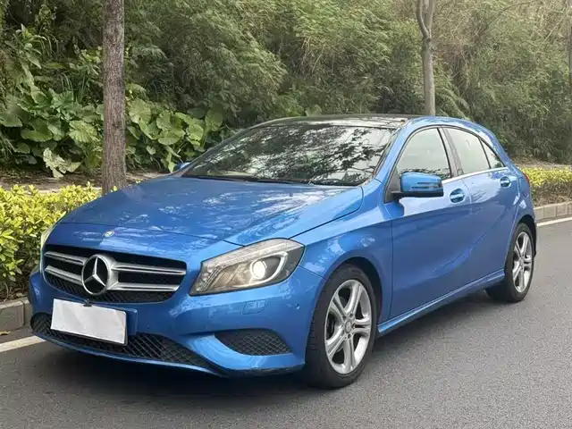 Mercedes-Benz Mercedes-Benz A-Class (Imported) Mercedes-Benz A-Class Imported 2013 A 200 Urban Model