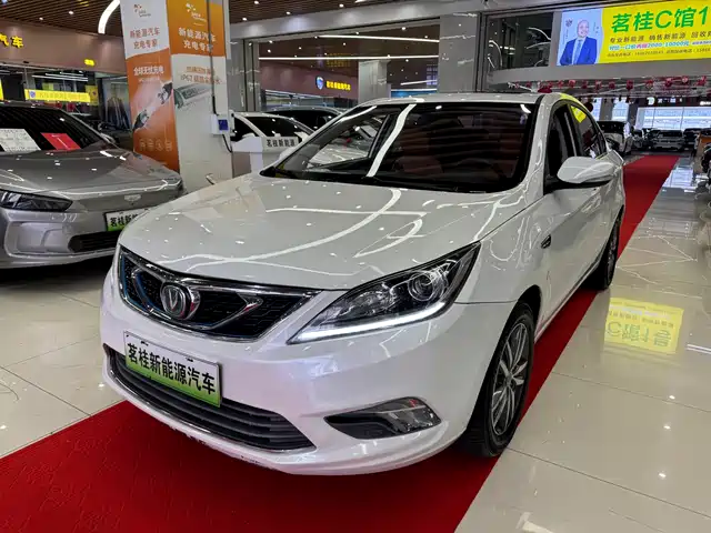 Chang'An Yidong New Energy Eado New Energy 2018 1.0t Phev Pilot Model — фото