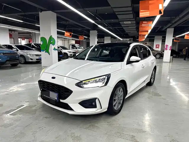 Ford Fox Focus 2021 Hatchback Ecoboost 180 Automatic Neochaedge — фото